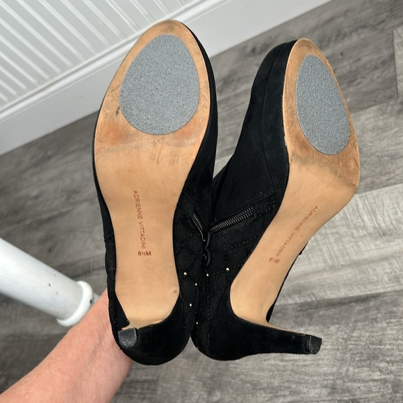 Adrienne Vittadini Suede Heel Ankle Booties  with gold studs Women size 8.5 - Picture 9 of 15